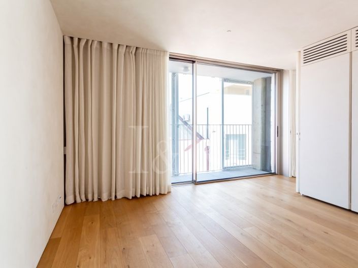 Image No.21-3 Bed Apartment for sale