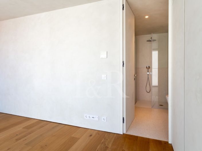 Image No.27-3 Bed Apartment for sale