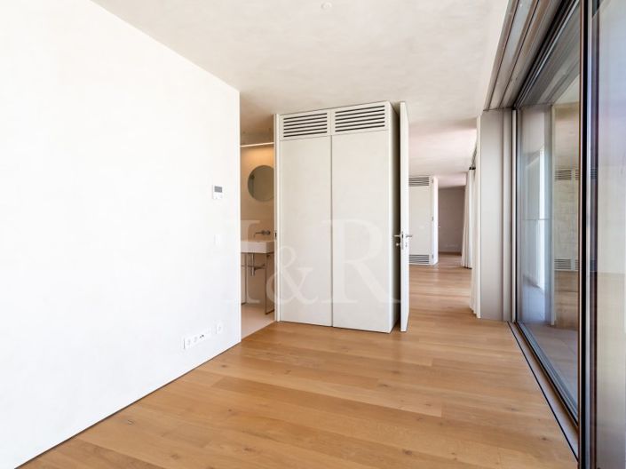 Image No.28-3 Bed Apartment for sale