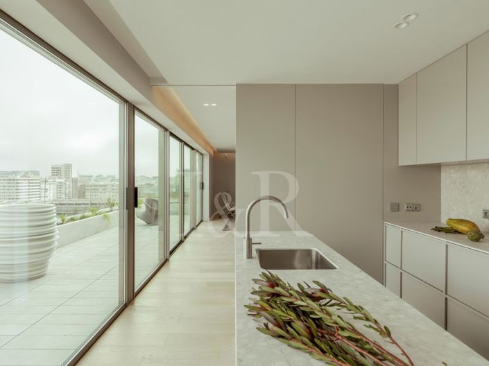 Image No.11-4 Bed Apartment for sale