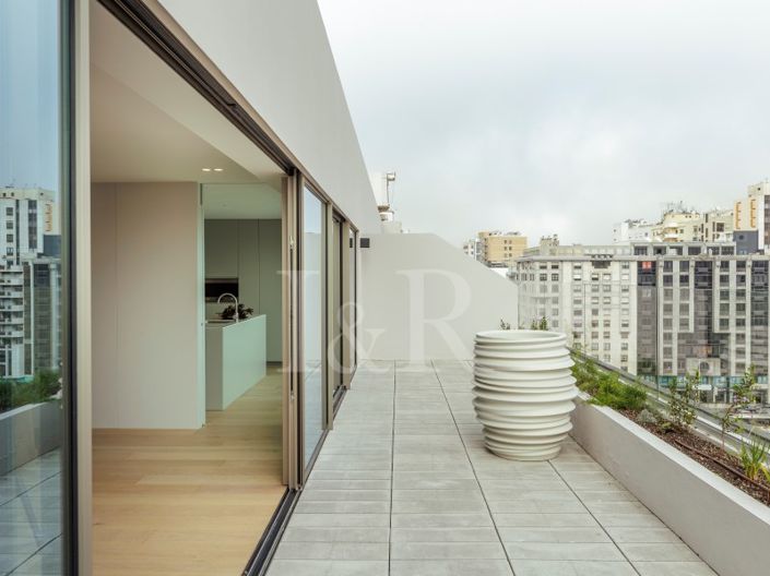 Image No.2-4 Bed Apartment for sale