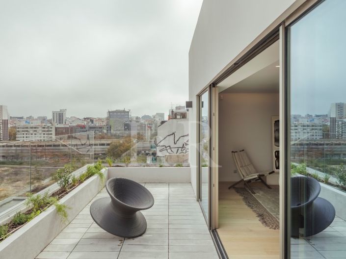 Image No.26-4 Bed Apartment for sale