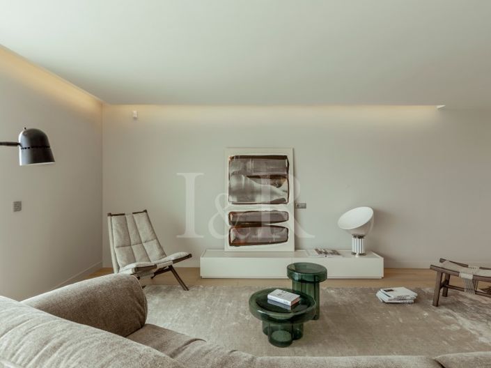 Image No.8-4 Bed Apartment for sale