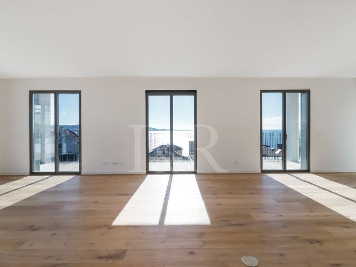 Image No.10-4 Bed Apartment for sale