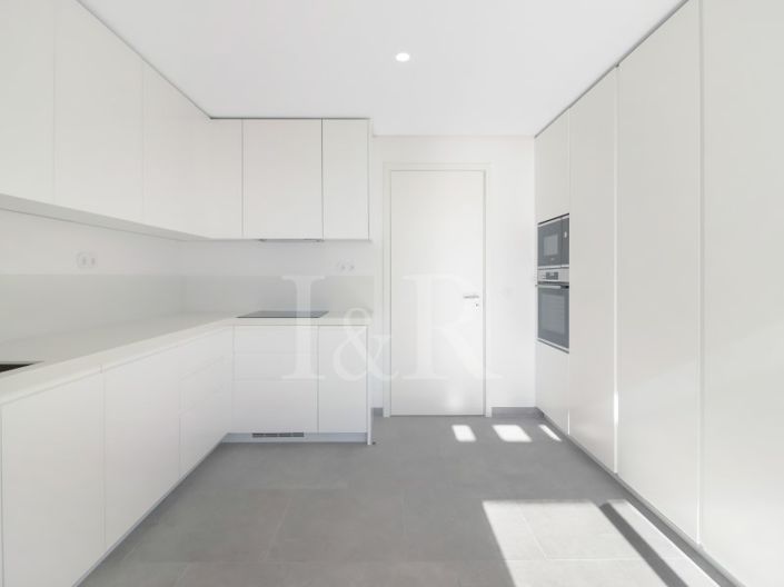 Image No.16-4 Bed Apartment for sale