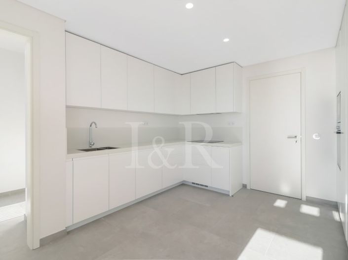 Image No.17-4 Bed Apartment for sale