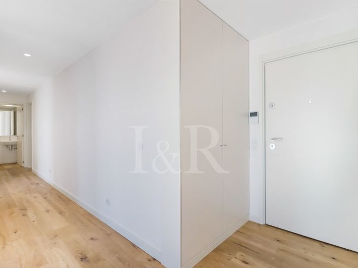 Image No.21-4 Bed Apartment for sale