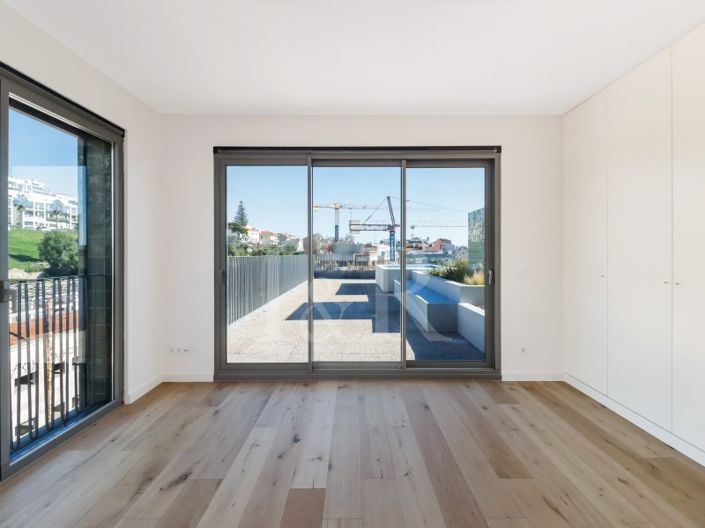 Image No.26-4 Bed Apartment for sale