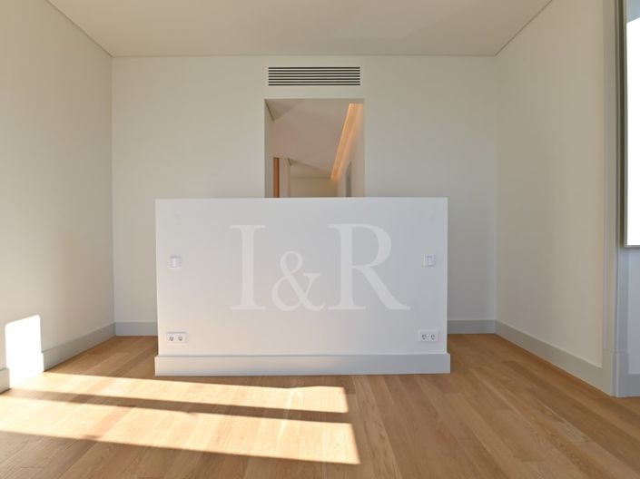 Image No.16-3 Bed Apartment for sale