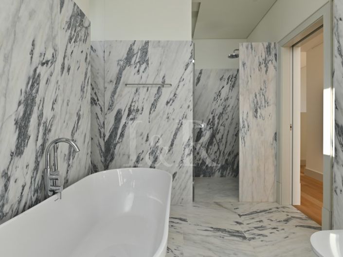 Image No.19-3 Bed Apartment for sale