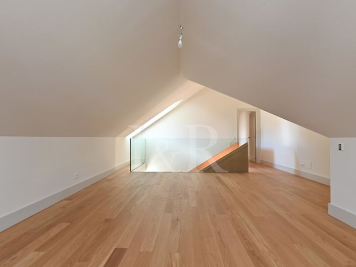 Image No.20-3 Bed Apartment for sale