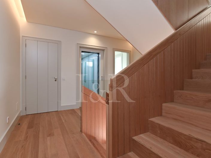 Image No.9-3 Bed Apartment for sale