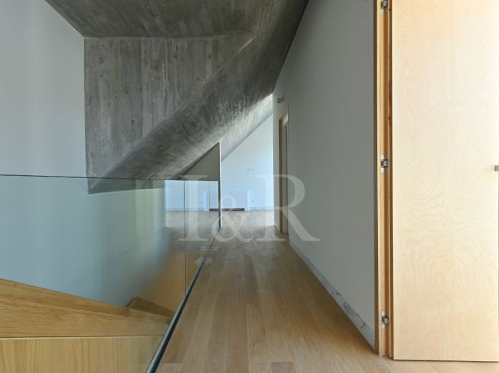 Image No.16-4 Bed Apartment for sale