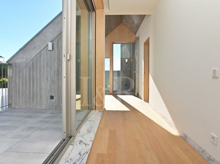 Image No.18-4 Bed Apartment for sale