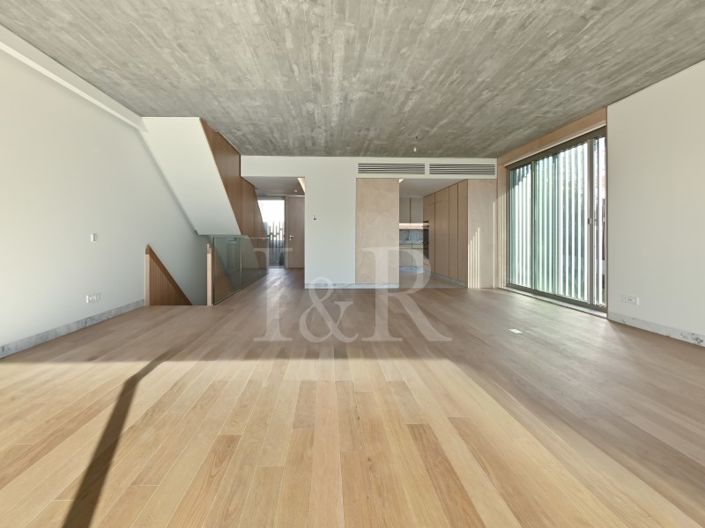 Image No.5-4 Bed Apartment for sale