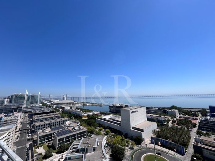 Image No.24-3 Bed Apartment for sale