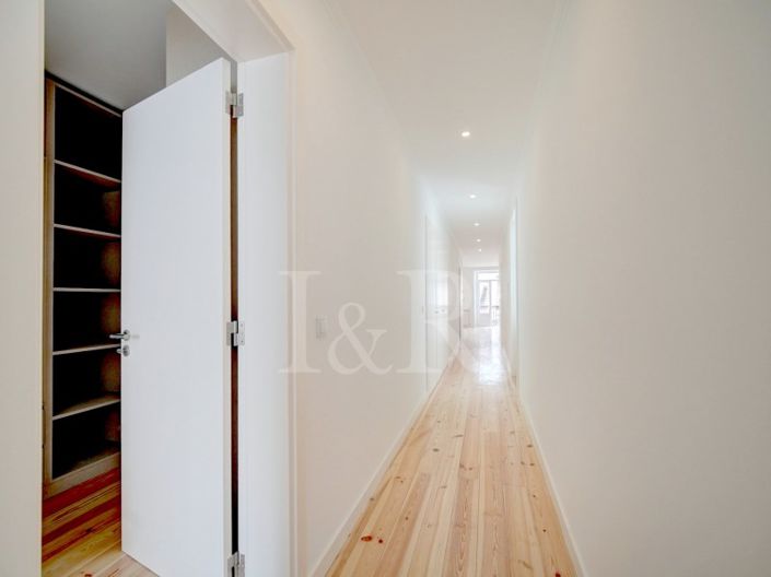 Image No.10-3 Bed Apartment for sale