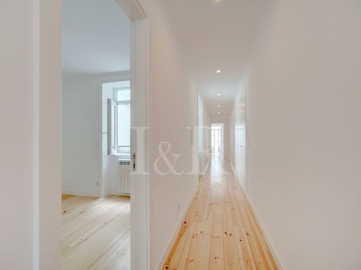 Image No.18-3 Bed Apartment for sale