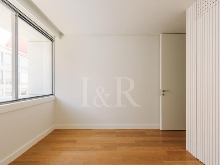 Image No.14-5 Bed House for sale