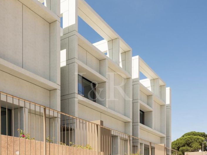 Image No.22-5 Bed House for sale