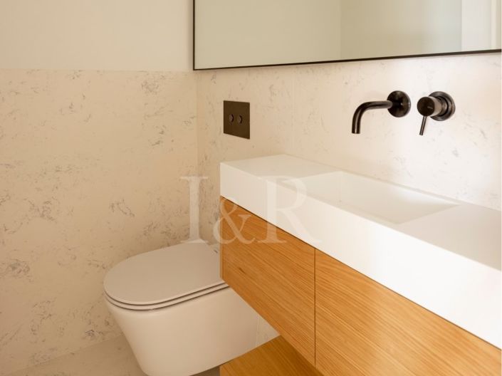 Image No.10-3 Bed Apartment for sale