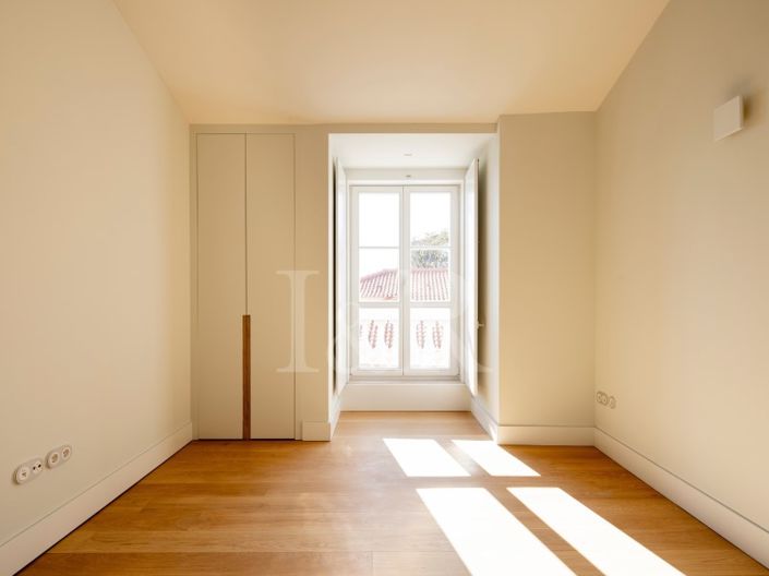 Image No.12-3 Bed Apartment for sale