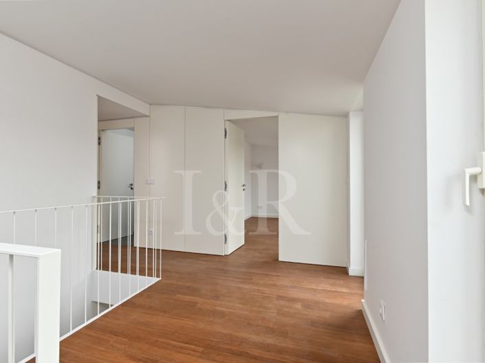 Image No.12-3 Bed Apartment for sale