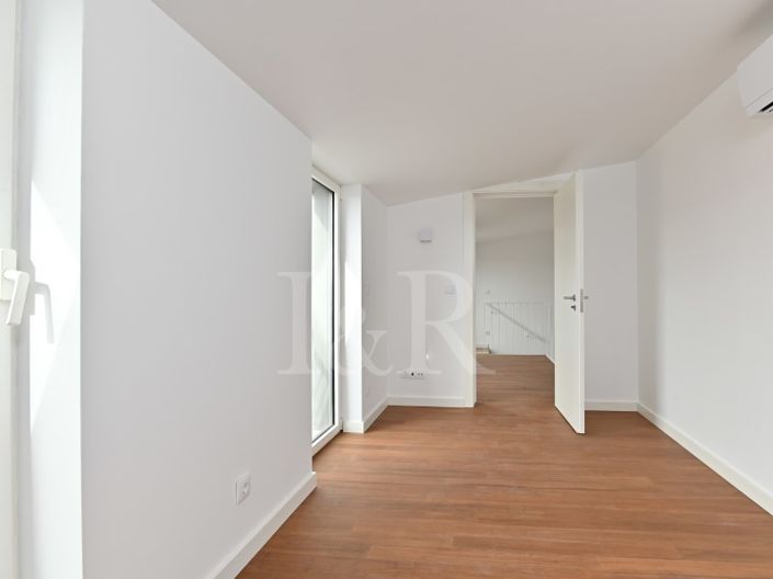 Image No.15-3 Bed Apartment for sale