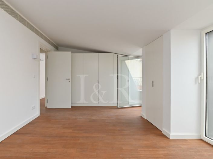 Image No.19-3 Bed Apartment for sale