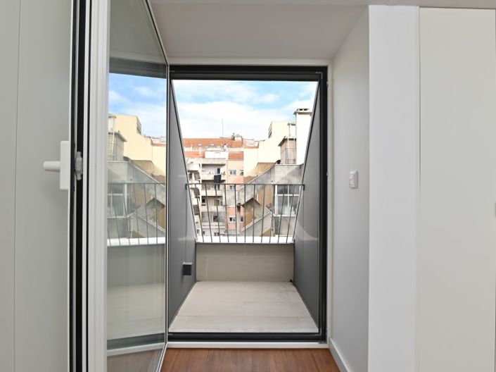 Image No.21-3 Bed Apartment for sale