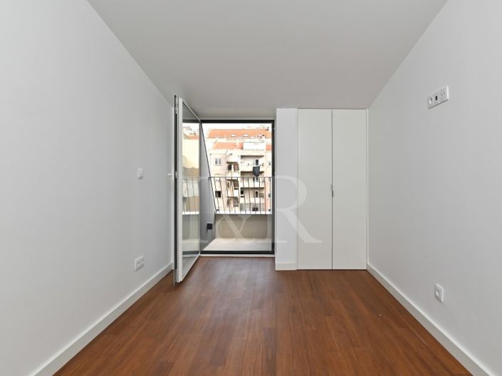 Image No.23-3 Bed Apartment for sale