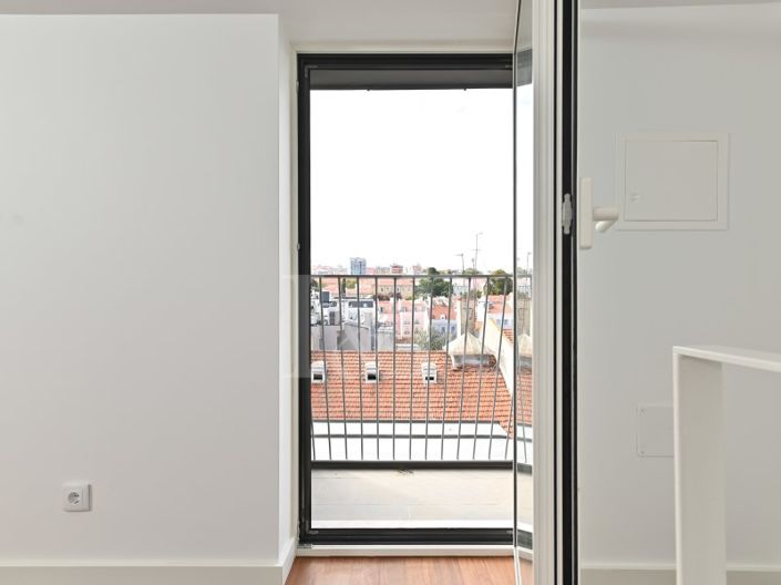 Image No.27-3 Bed Apartment for sale