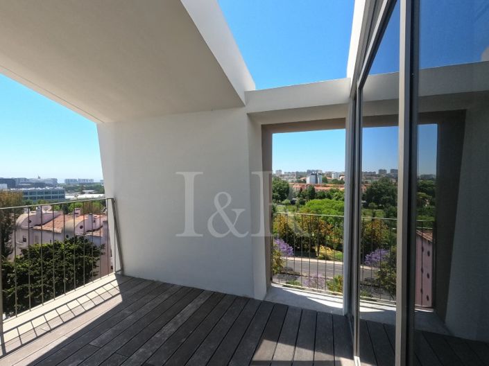 Image No.10-3 Bed Apartment for sale