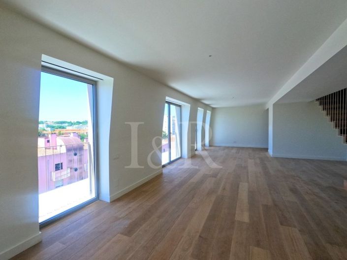 Image No.3-3 Bed Apartment for sale