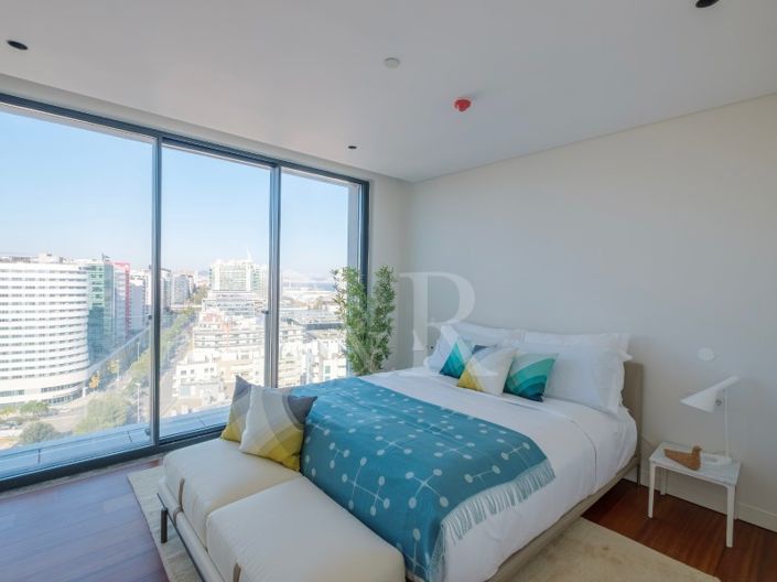 Image No.17-3 Bed Apartment for sale