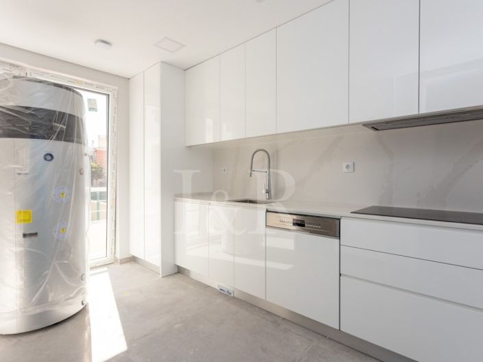 Image No.22-3 Bed Apartment for sale