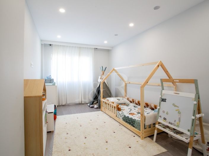 Image No.25-4 Bed Apartment for sale