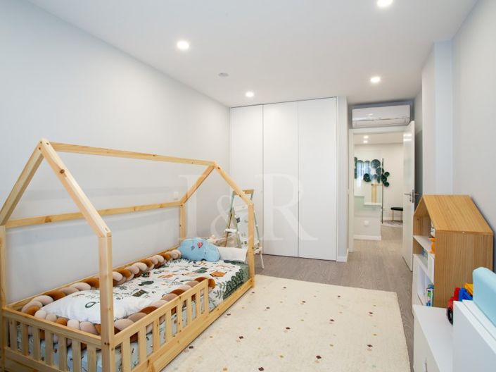 Image No.26-4 Bed Apartment for sale