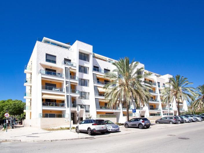 Image No.51-4 Bed Apartment for sale