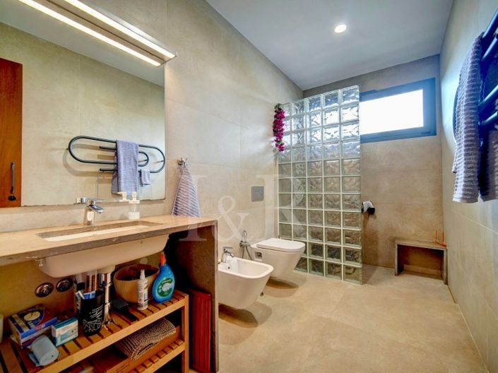 Image No.22-3 Bed House for sale