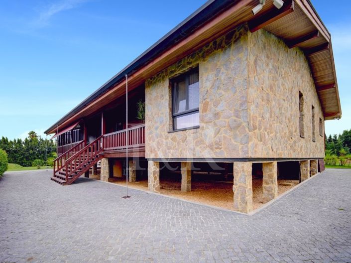 Image No.8-3 Bed House for sale