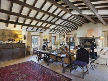 id245b1001-0000-0500-0000-000015755296