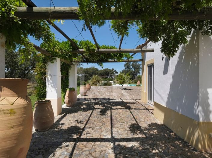 Image No.14-6 Bed Farmhouse for sale