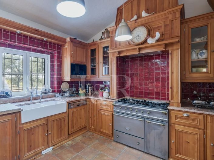 Image No.23-6 Bed Farmhouse for sale