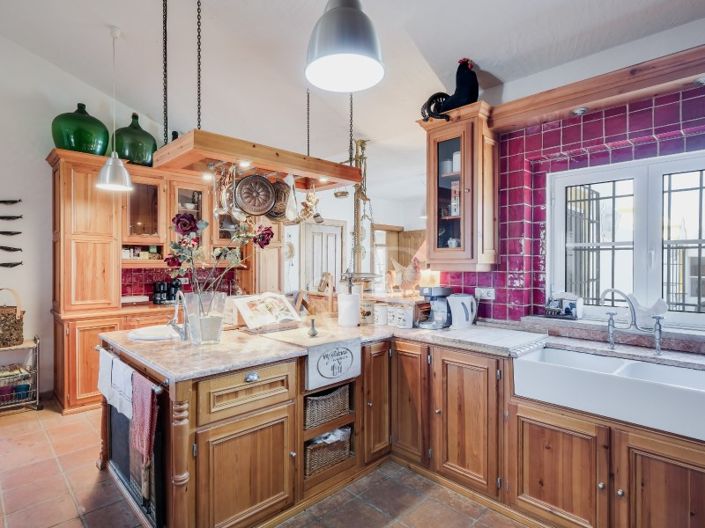 Image No.24-6 Bed Farmhouse for sale