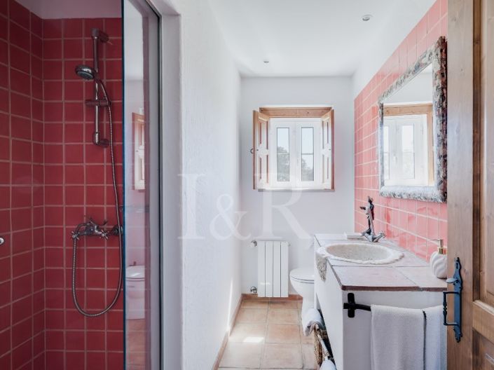 Image No.29-6 Bed Farmhouse for sale