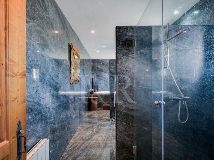 Image No.47-6 Bed Farmhouse for sale