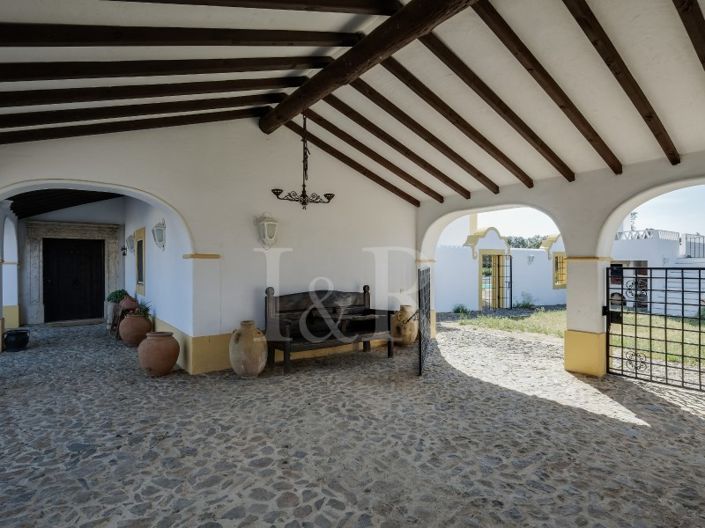 Image No.51-6 Bed Farmhouse for sale