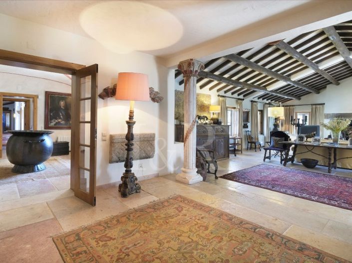 Image No.8-6 Bed Farmhouse for sale