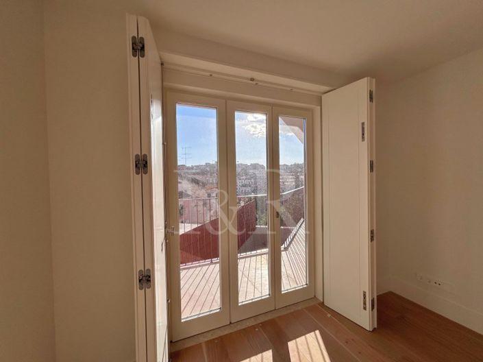 Image No.11-1 Bed Apartment for sale